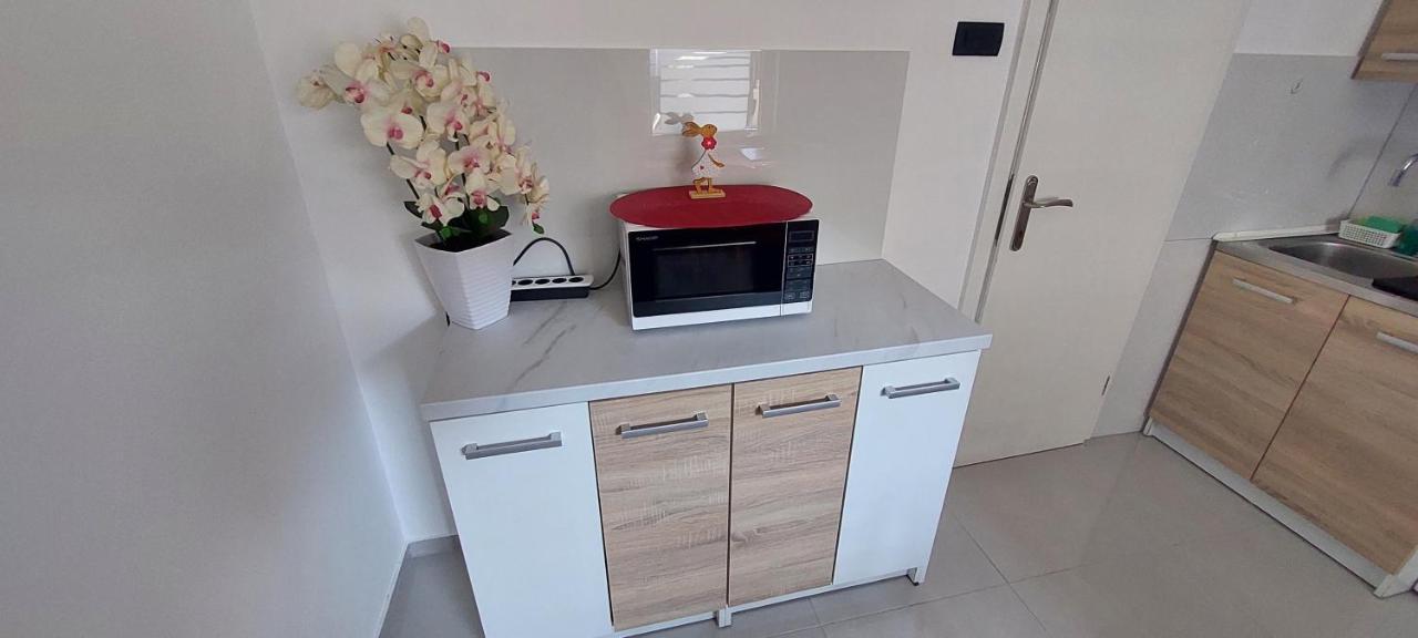 Jo-Ma Apartma - Safe Parking Lublana Zewnętrze zdjęcie