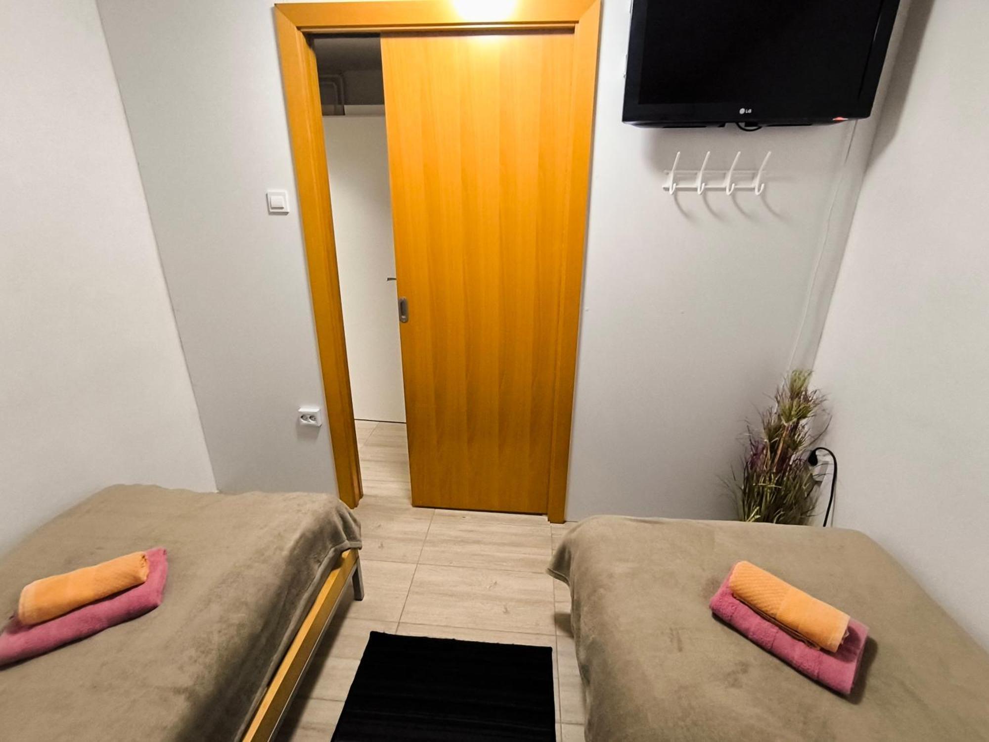 Jo-Ma Apartma - Safe Parking Lublana Zewnętrze zdjęcie